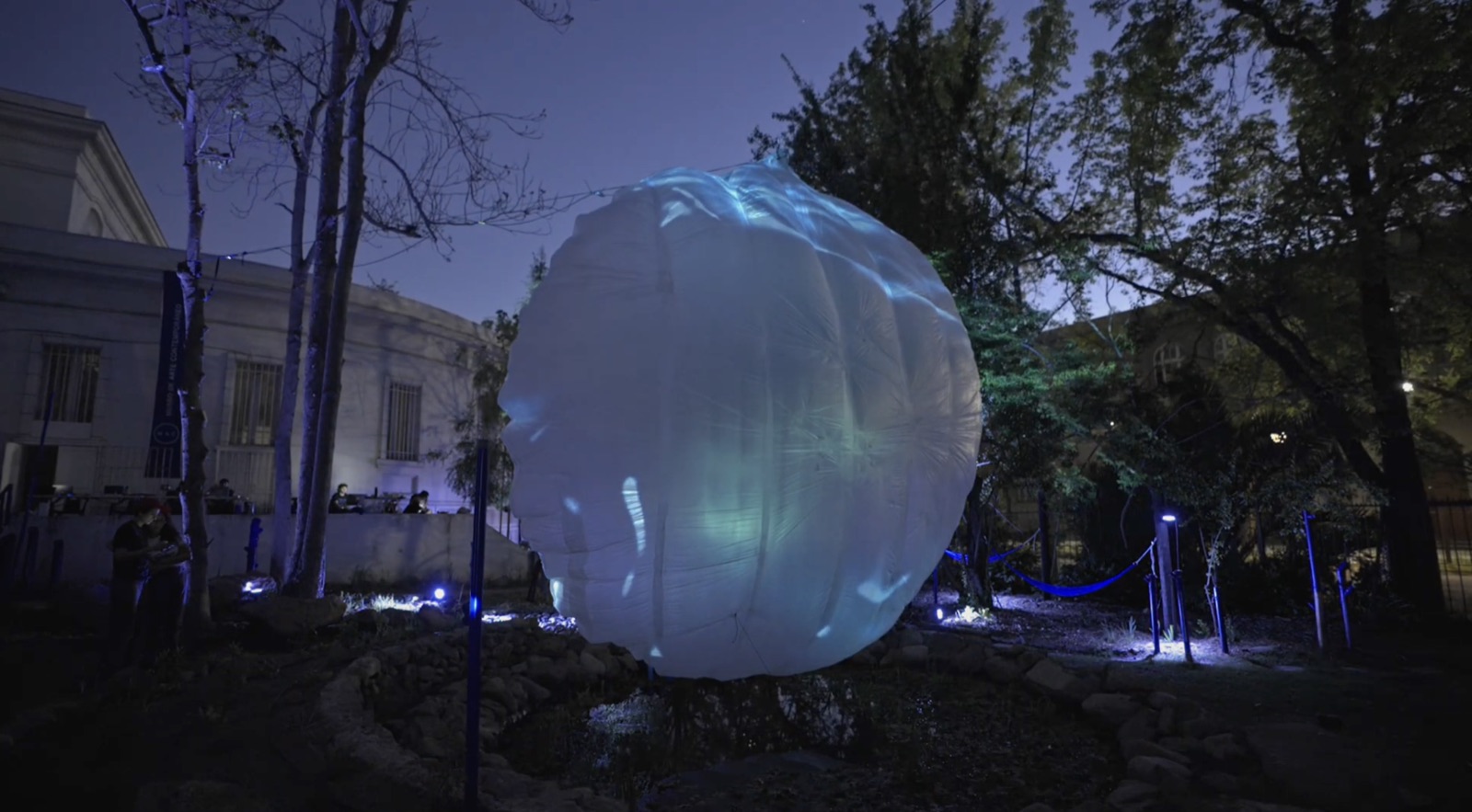 Instalación inmersiva Pulso Hídrico de labcrimen